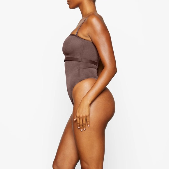 SKIMS Sheer Sculpt HIGH-WAISTED THONG | Color- Cocoa | NEW!!!🤎🐻 - Picture 4 of 10